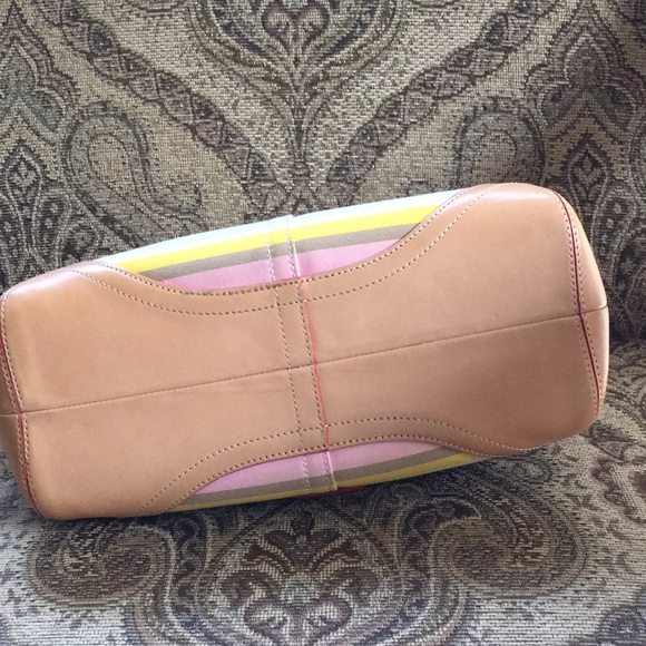 Coach purse - Picture 3 of 4